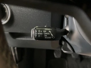 SKODA Octavia Combi 1.6 TDI Ambition-image-11
