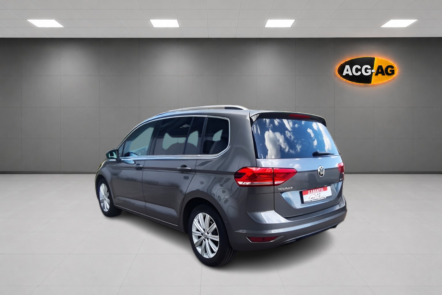 VW Touran 2.0 TDI BlueMotion Technology Highline DSG ** 7-Plätzer ** Gr-Navi ** RF-Kamera ** Panorama-Glasdach ** ACC ** Ab MFK **-image-3