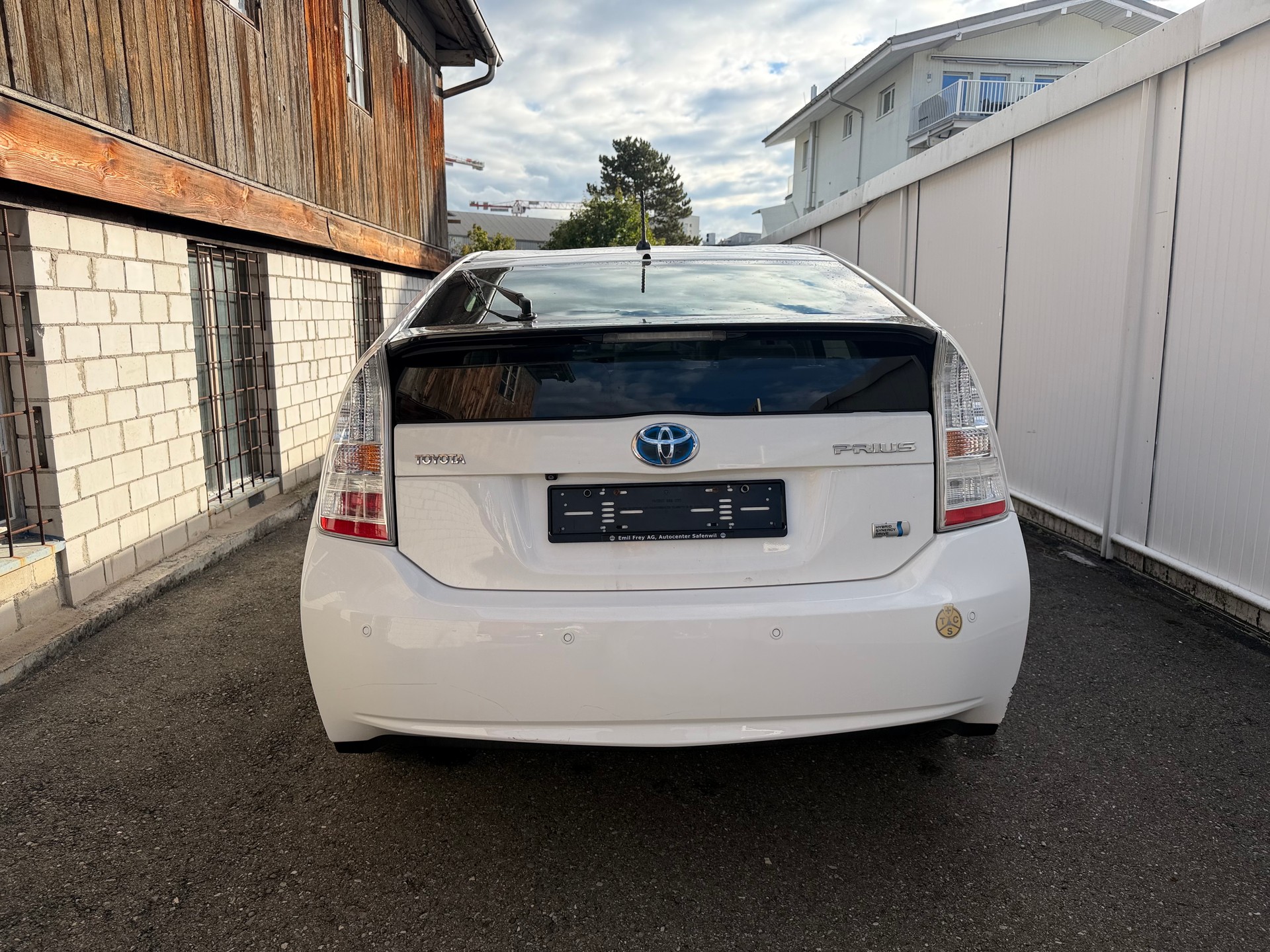 TOYOTA Prius 1.8 16V HSD Luna-image-3