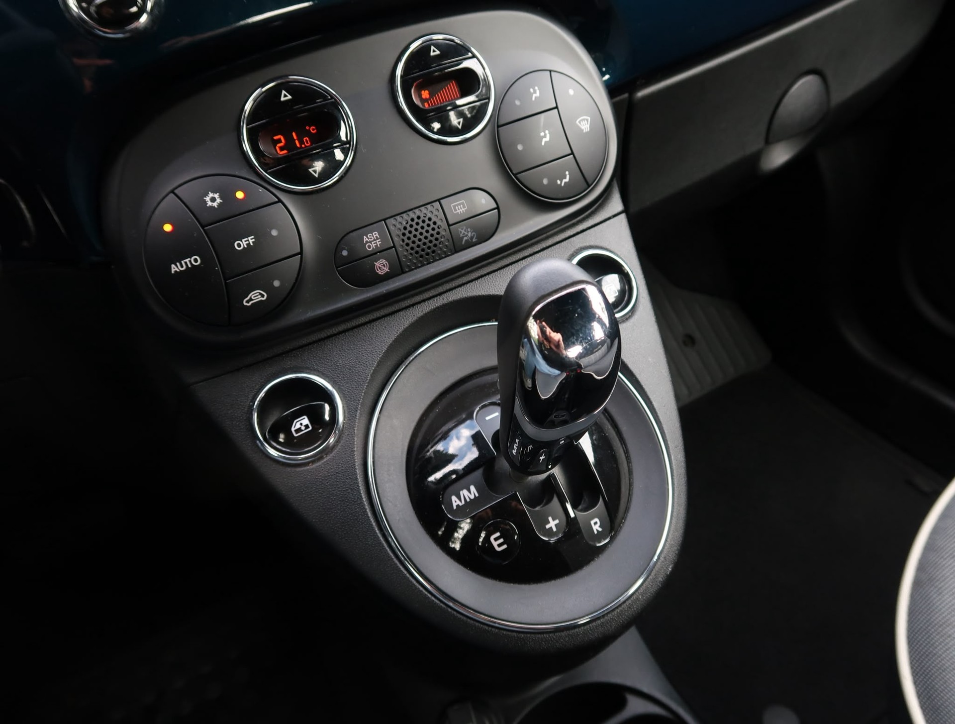 FIAT 500 1.2 Lounge Dualogic-image-17