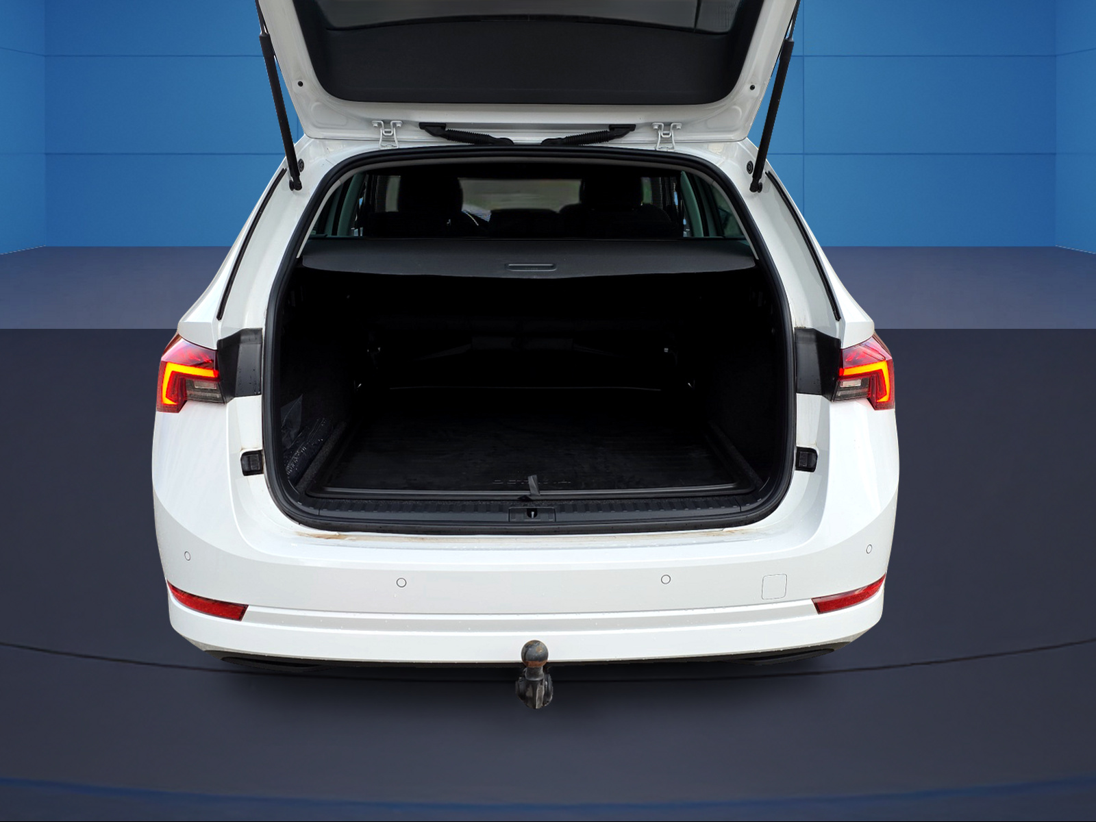 SKODA Octavia Combi 2.0 TDI DSG Ambition-image-8
