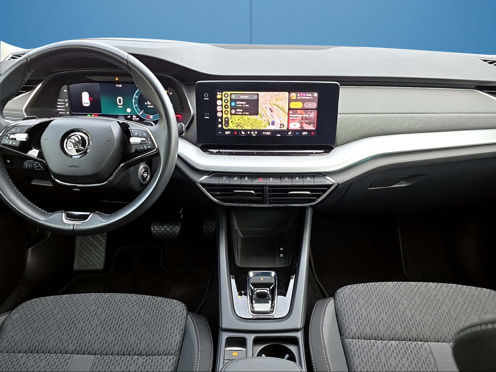 SKODA Octavia Combi 2.0 TDI DSG Ambition-image-9
