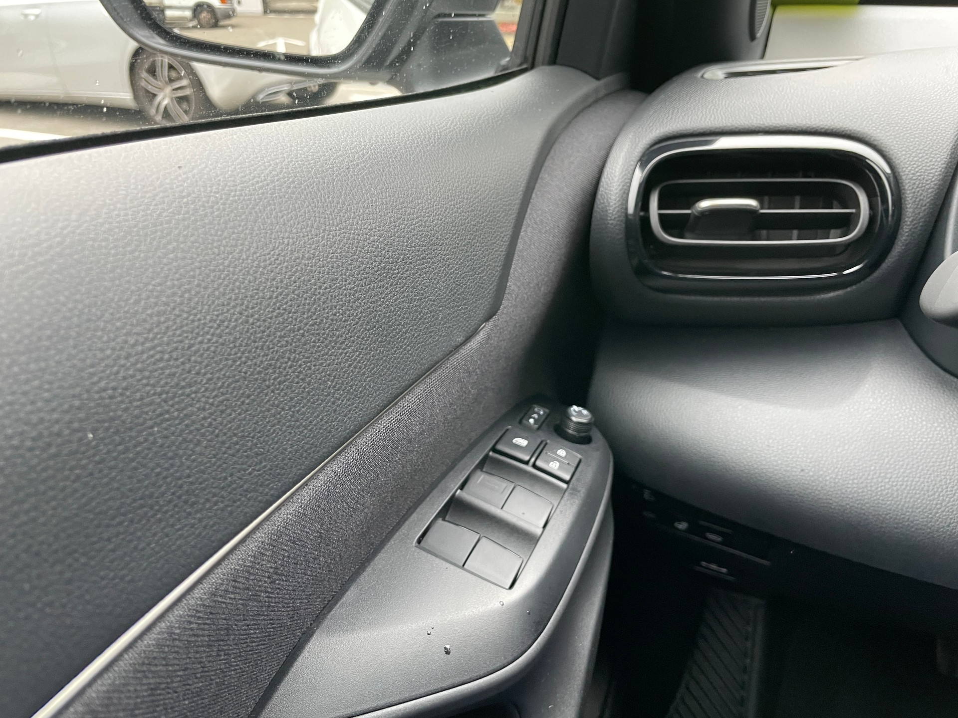 TOYOTA Yaris Cross 1.5 Trend AWDi e-CVT (MODELL 2027)-image-21