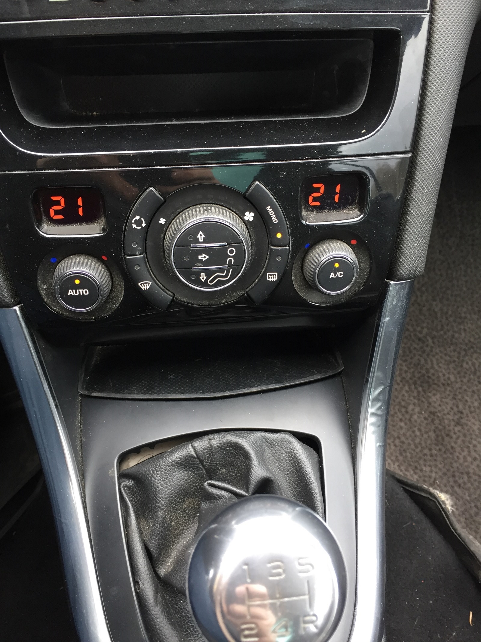 PEUGEOT 308 CC 1.6 16V VTi Access-image-8