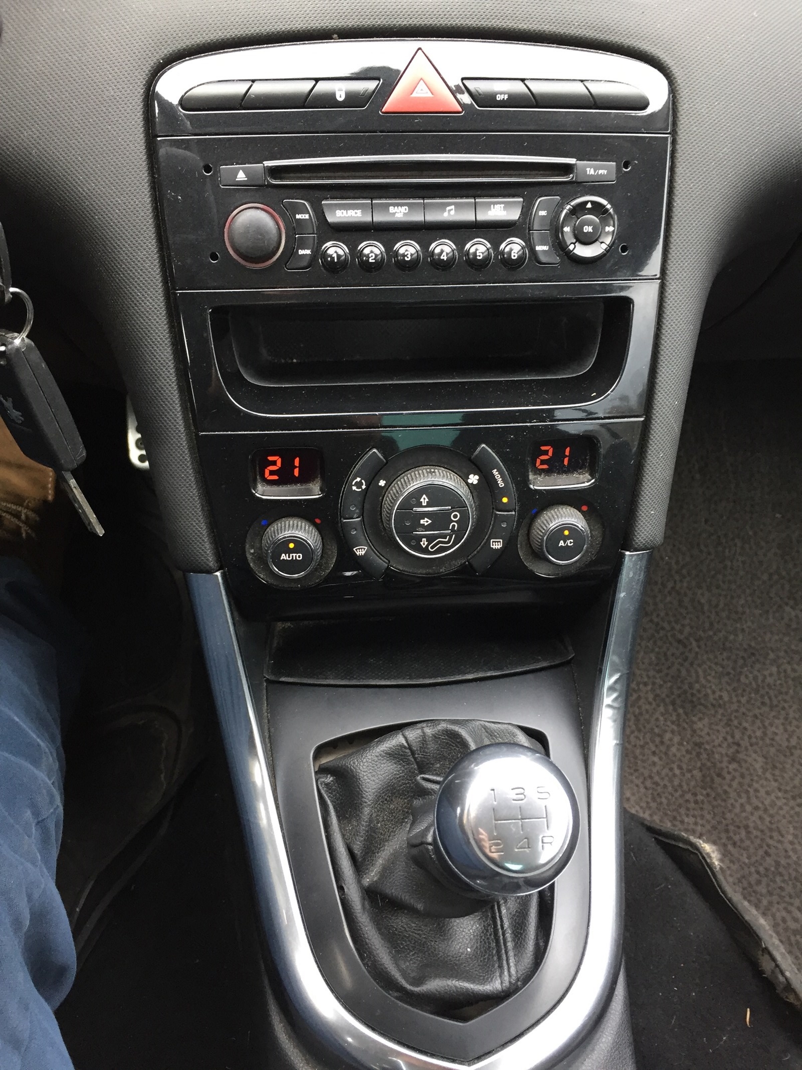 PEUGEOT 308 CC 1.6 16V VTi Access-image-12