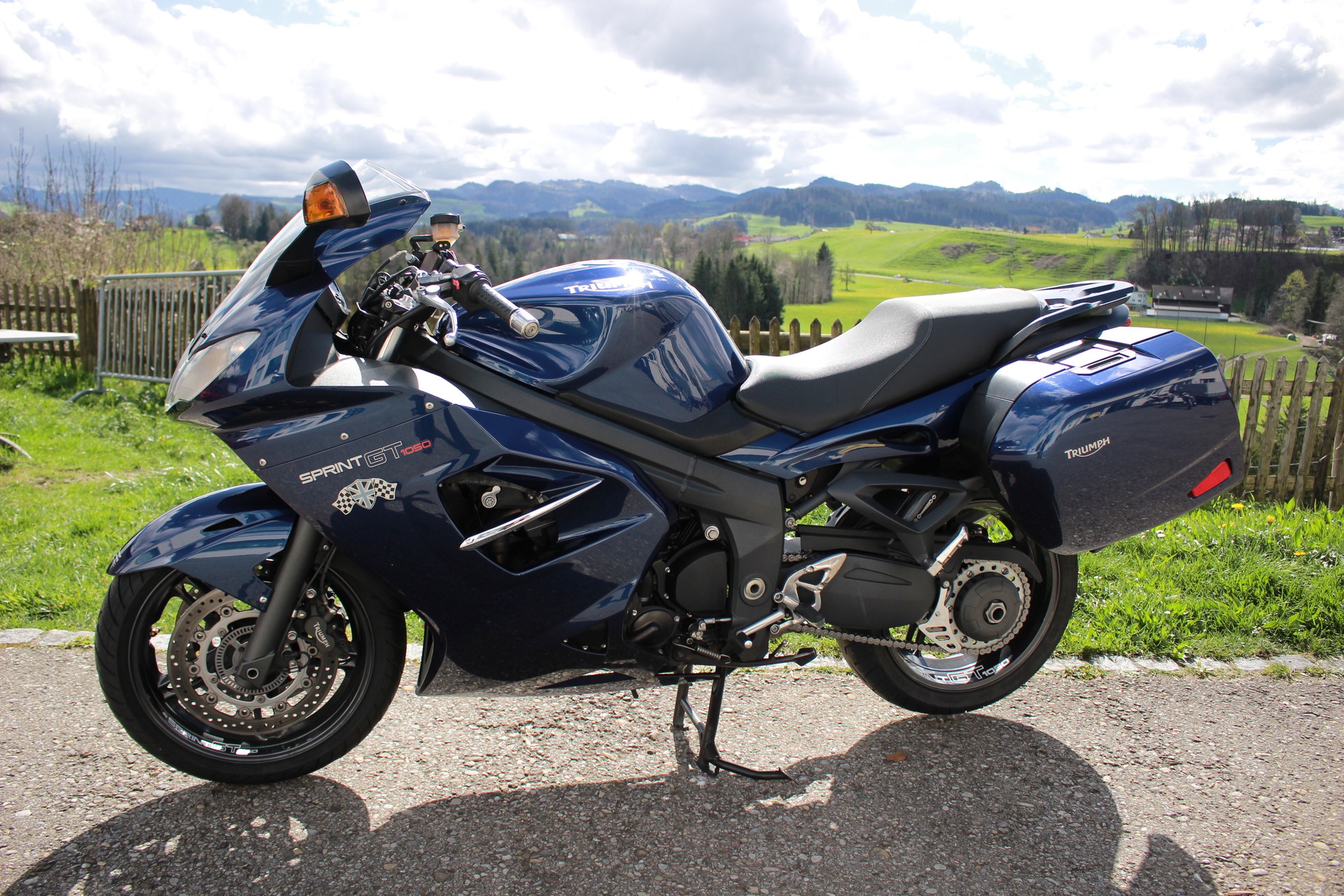 TRIUMPH Sprint GT ABS 1050-image-1