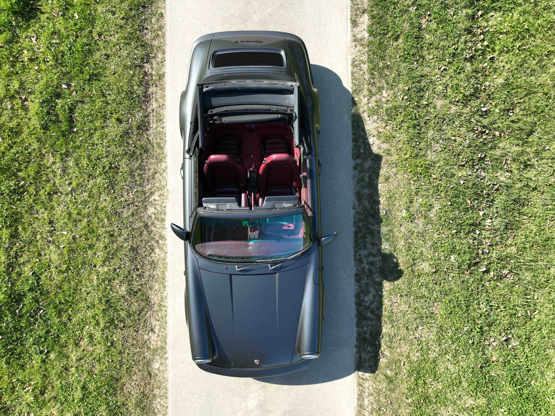 PORSCHE 911 Carrera 2-image-4