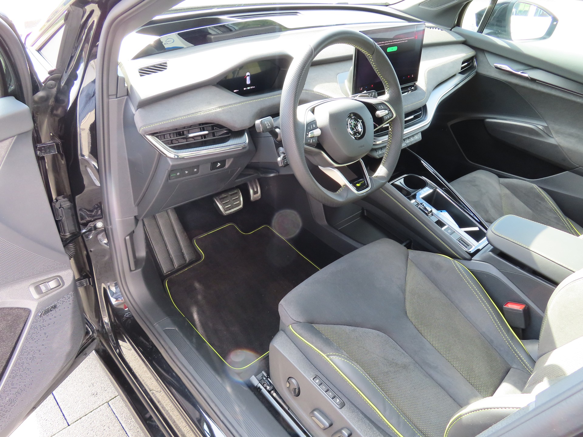 SKODA Enyaq 85x RS 4x4-image-5