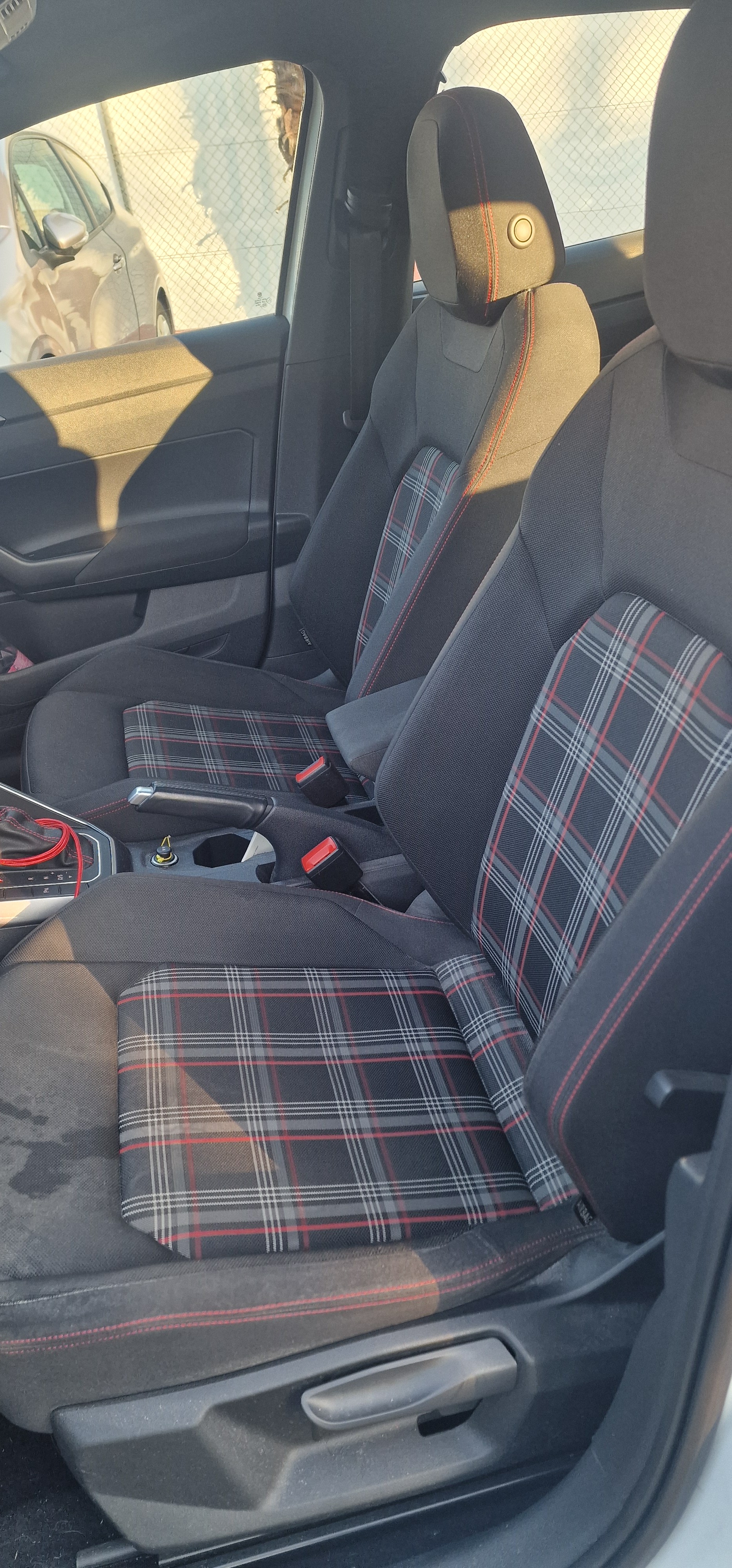 VW Polo 2.0 TSI GTI DSG-image-4