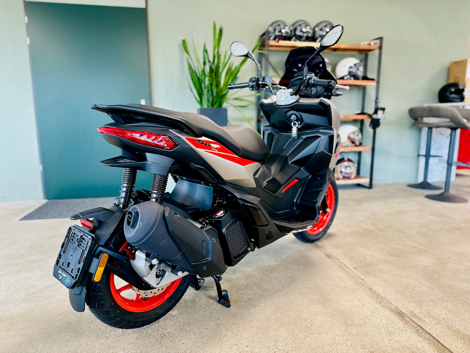 APRILIA SR 125 GT Sport ABS-showroom-element-2