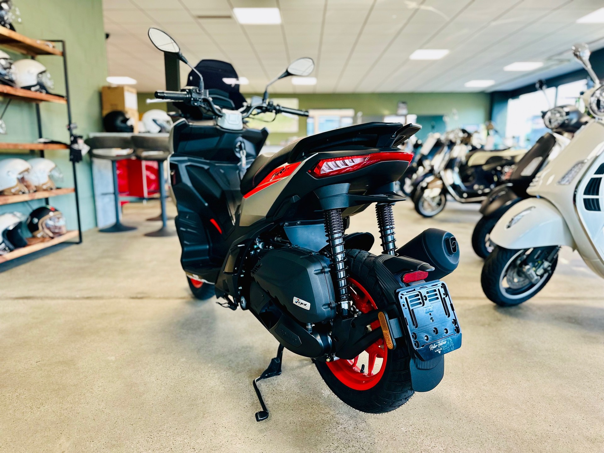 APRILIA SR 125 GT Sport ABS-showroom-element-3