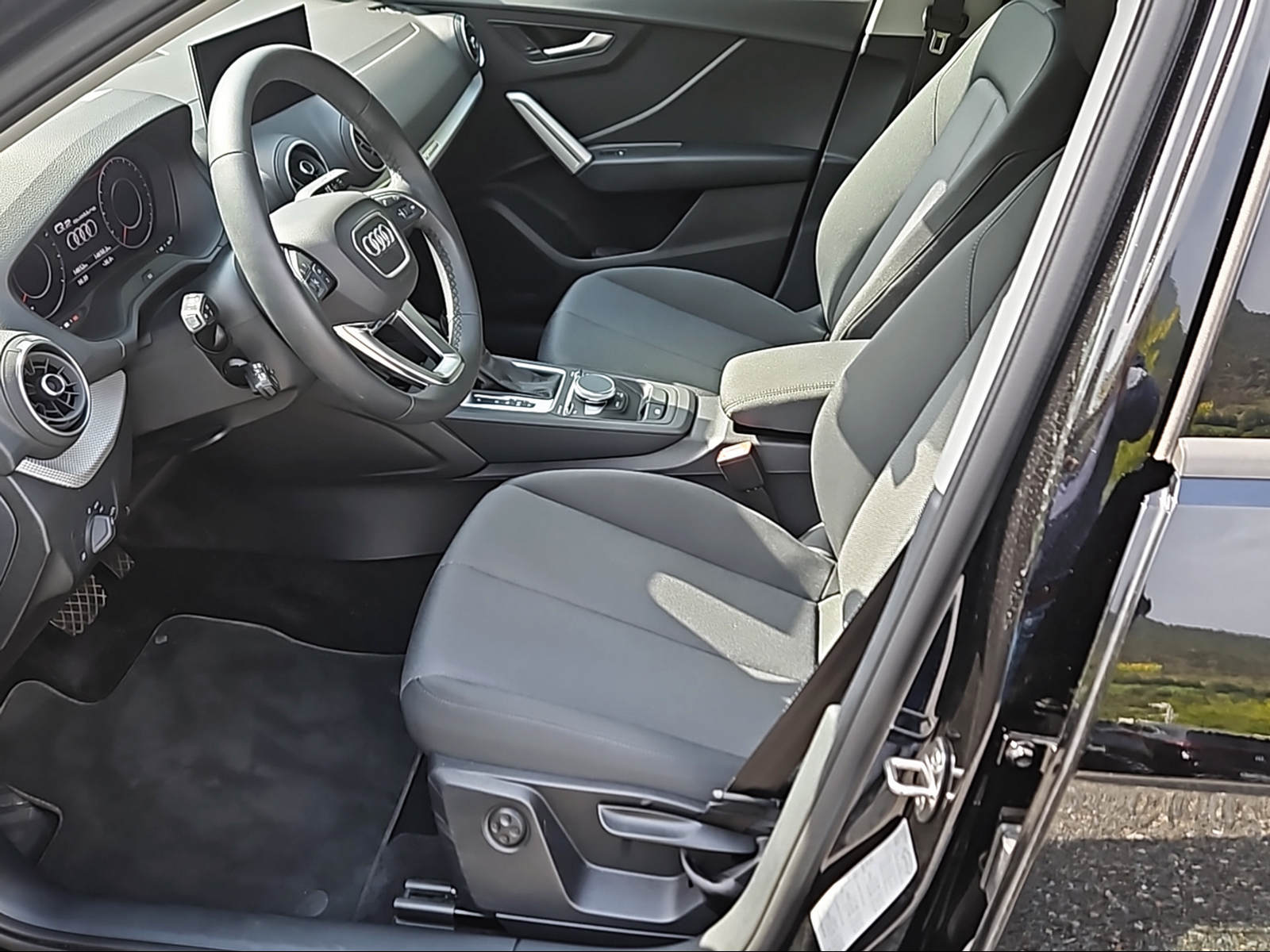 AUDI Q2 40 TFSI Attraction quattro S-tronic-image-3