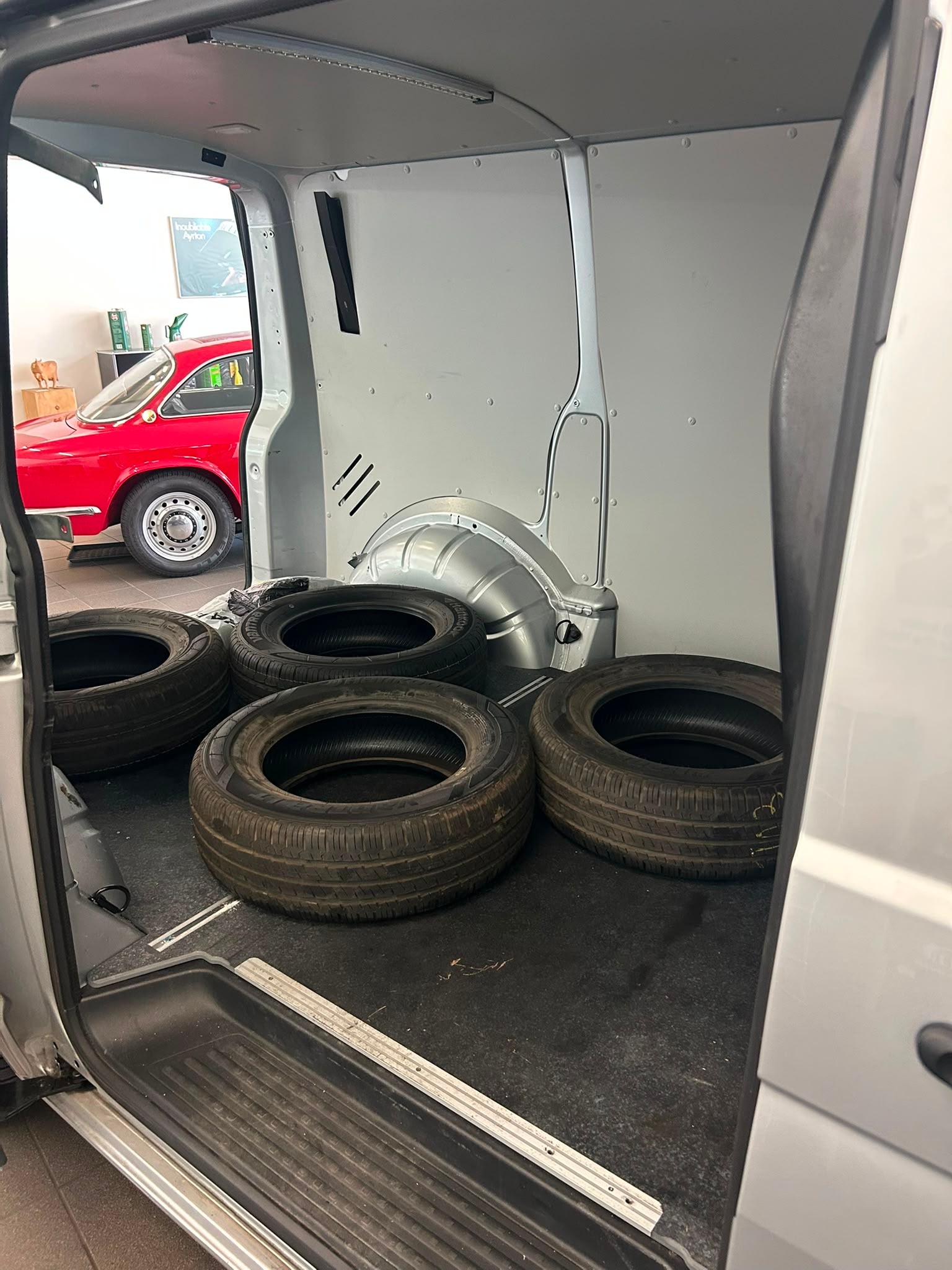 VW T6.1 2.0 TDI-image-12