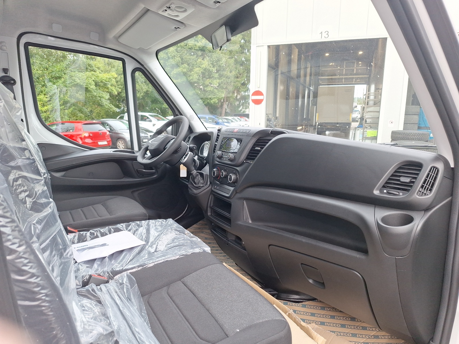 IVECO Koffer/Hebebühne 35 S 16H A8-image-6