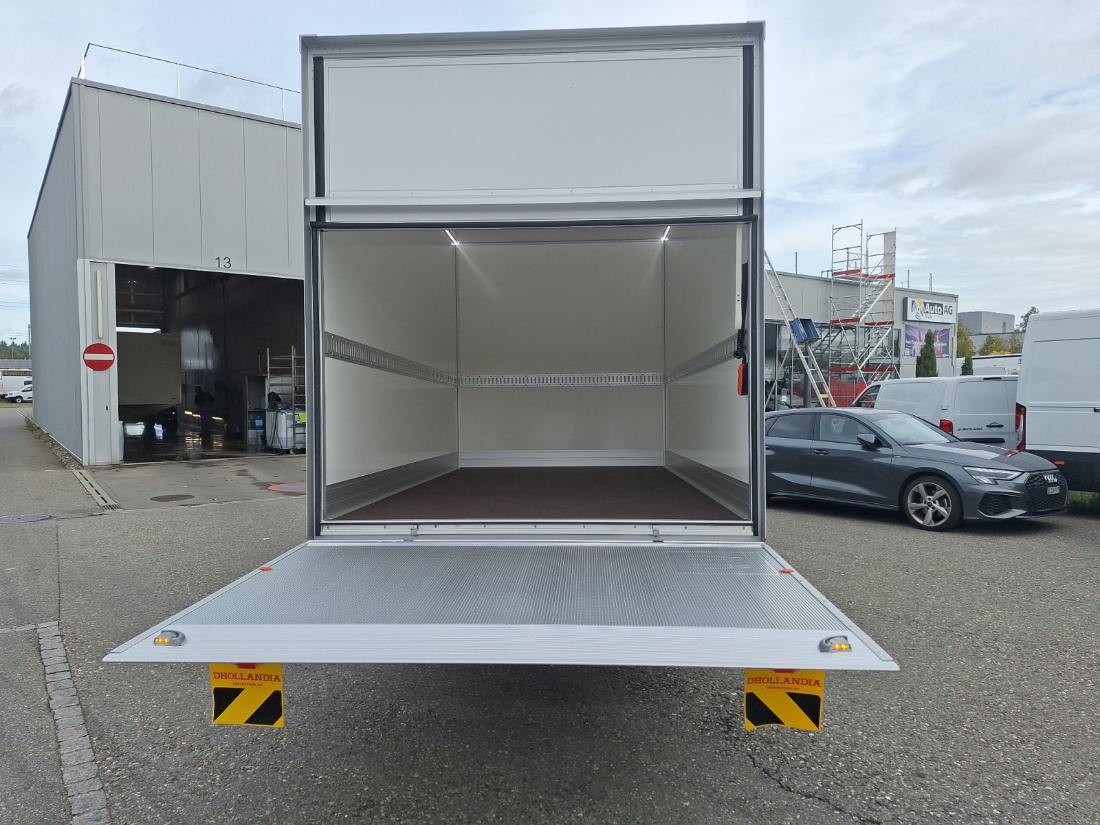 IVECO Koffer/Hebebühne 35 S 16H A8-image-4
