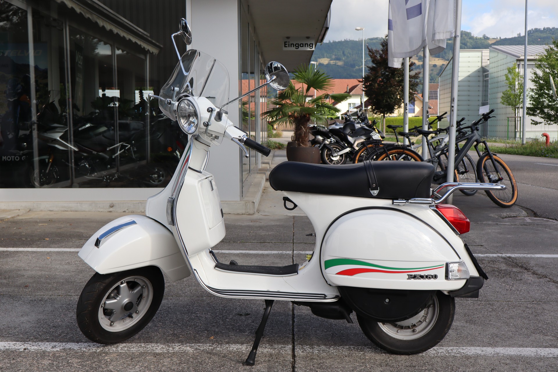 PIAGGIO Vespa PX 150-showroom-element-3