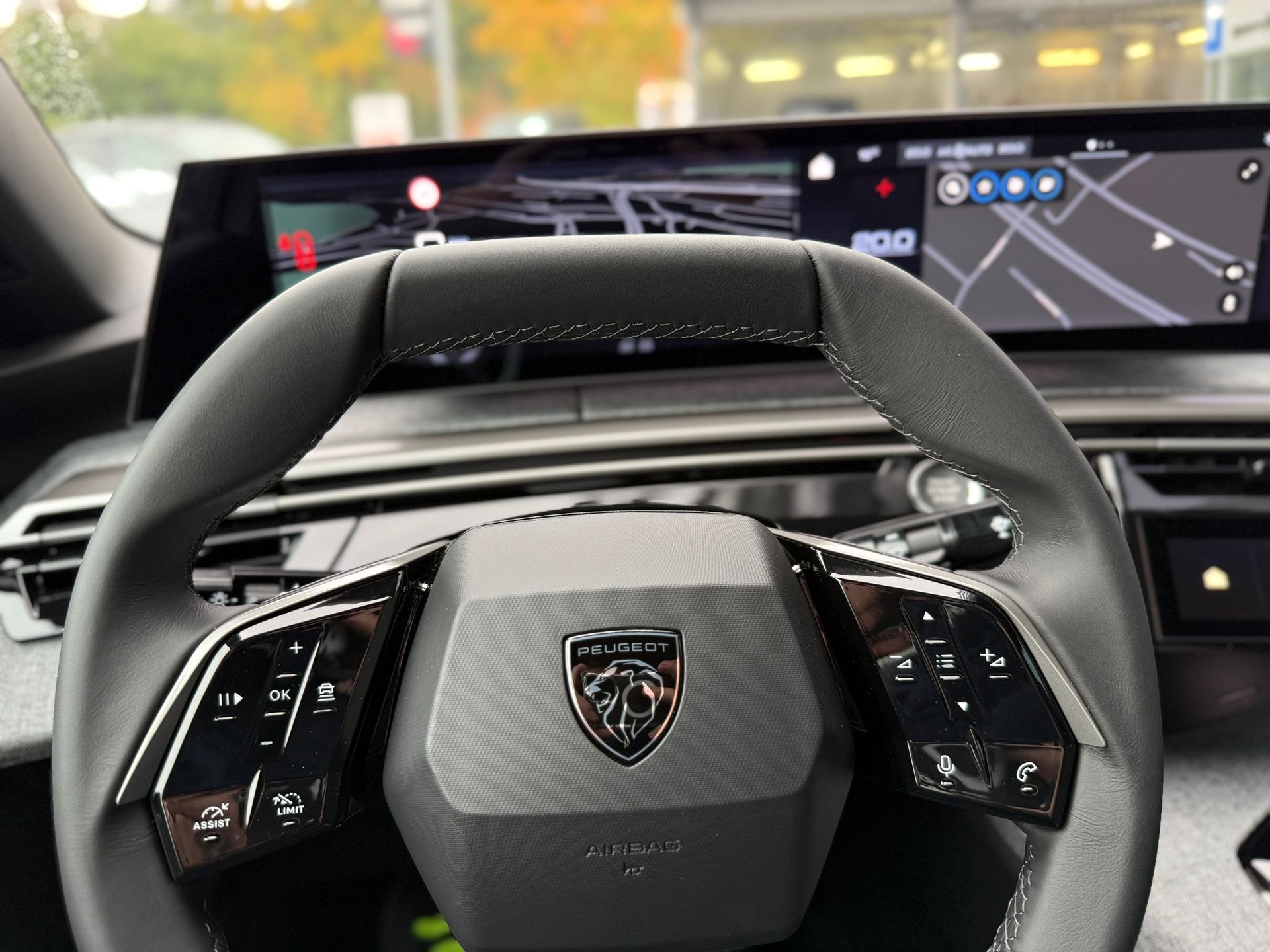 PEUGEOT 3008 145 e-DSC6 Hybrid Allure Premium-image-6