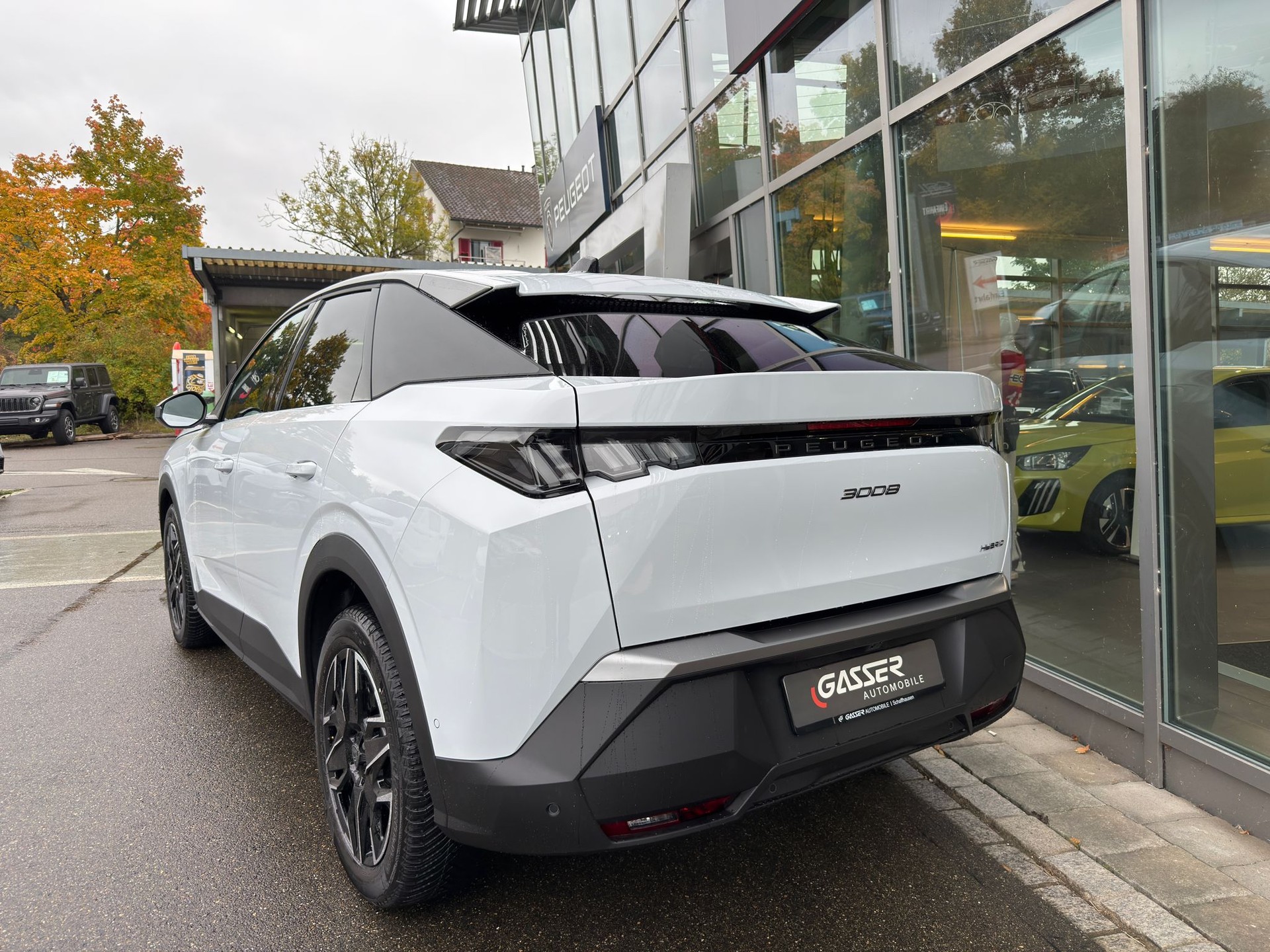 PEUGEOT 3008 145 e-DSC6 Hybrid Allure Premium-image-3