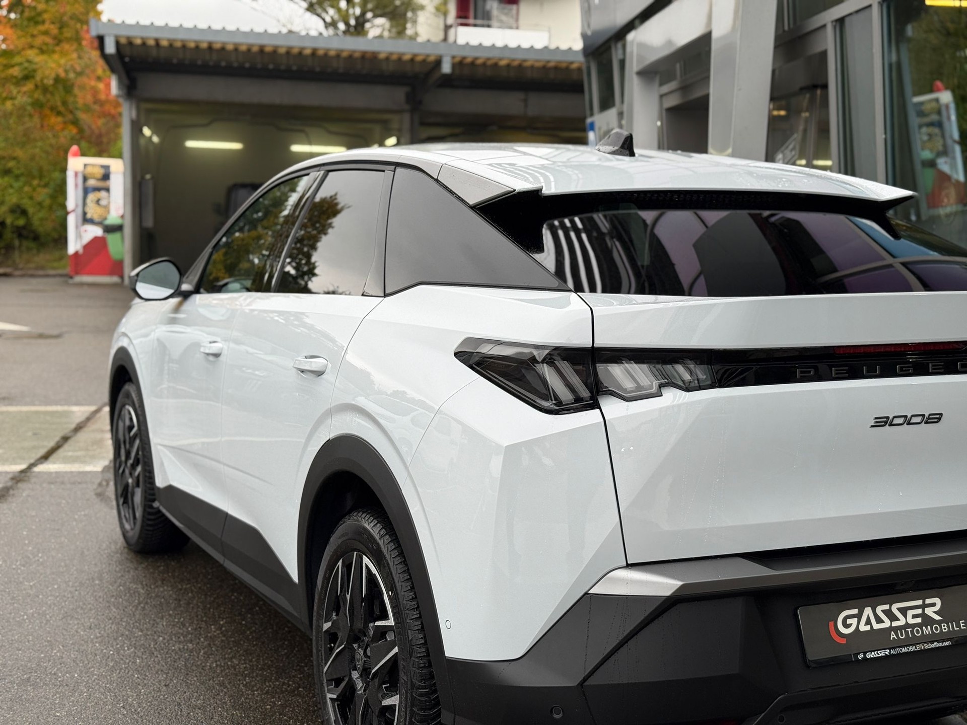PEUGEOT 3008 145 e-DSC6 Hybrid Allure Premium-image-4
