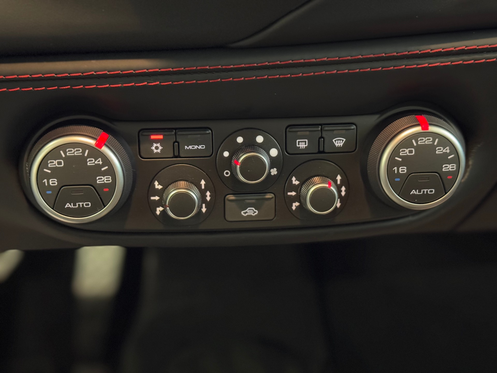 FERRARI 488 GTB 3.9 V8-image-24