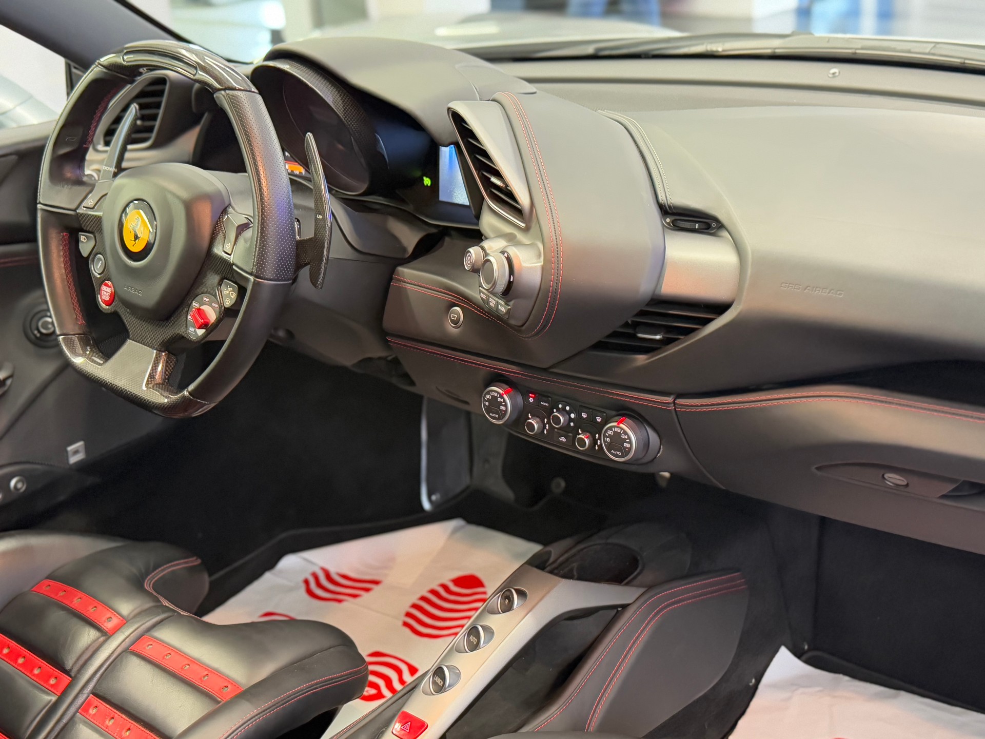 FERRARI 488 GTB 3.9 V8-image-16
