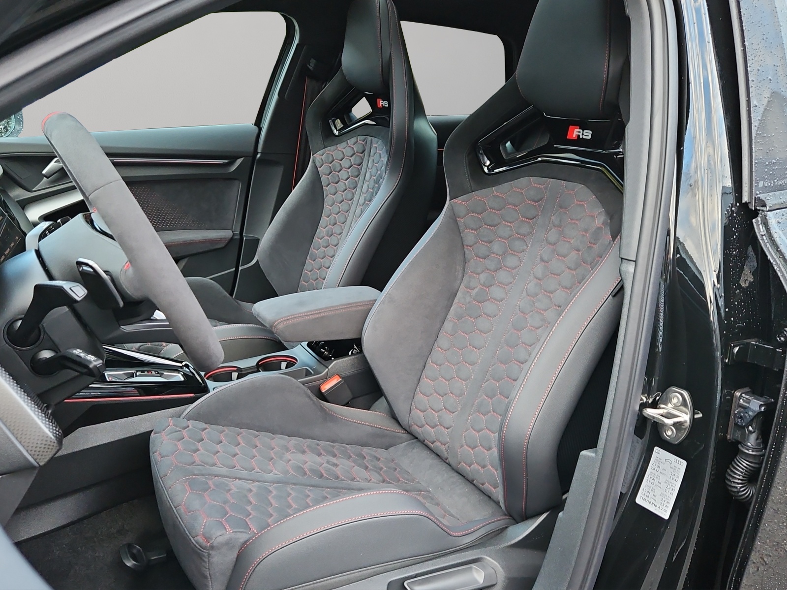 AUDI RS3 Sportback 2.5 TSI quattro S-tronic-image-7