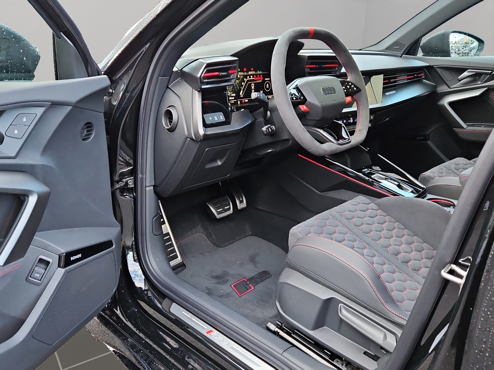 AUDI RS3 Sportback 2.5 TSI quattro S-tronic-image-6
