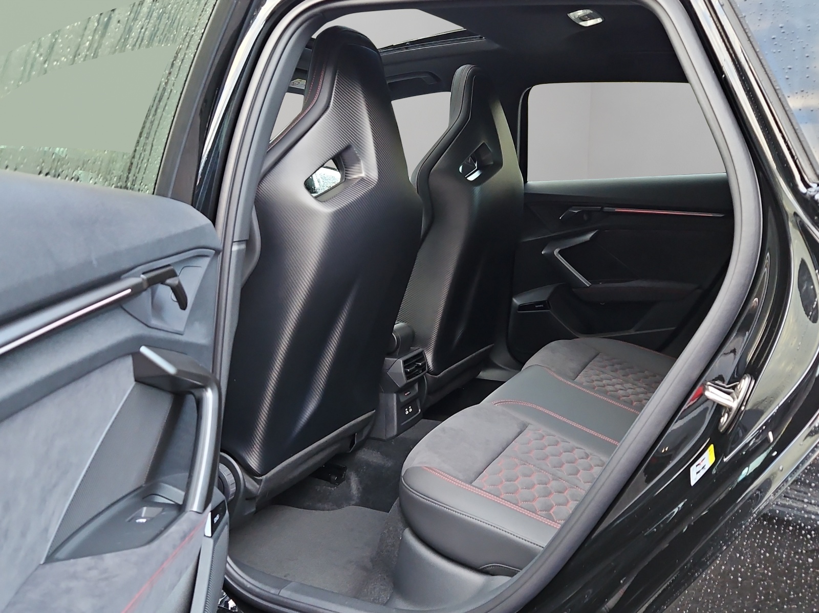 AUDI RS3 Sportback 2.5 TSI quattro S-tronic-image-8
