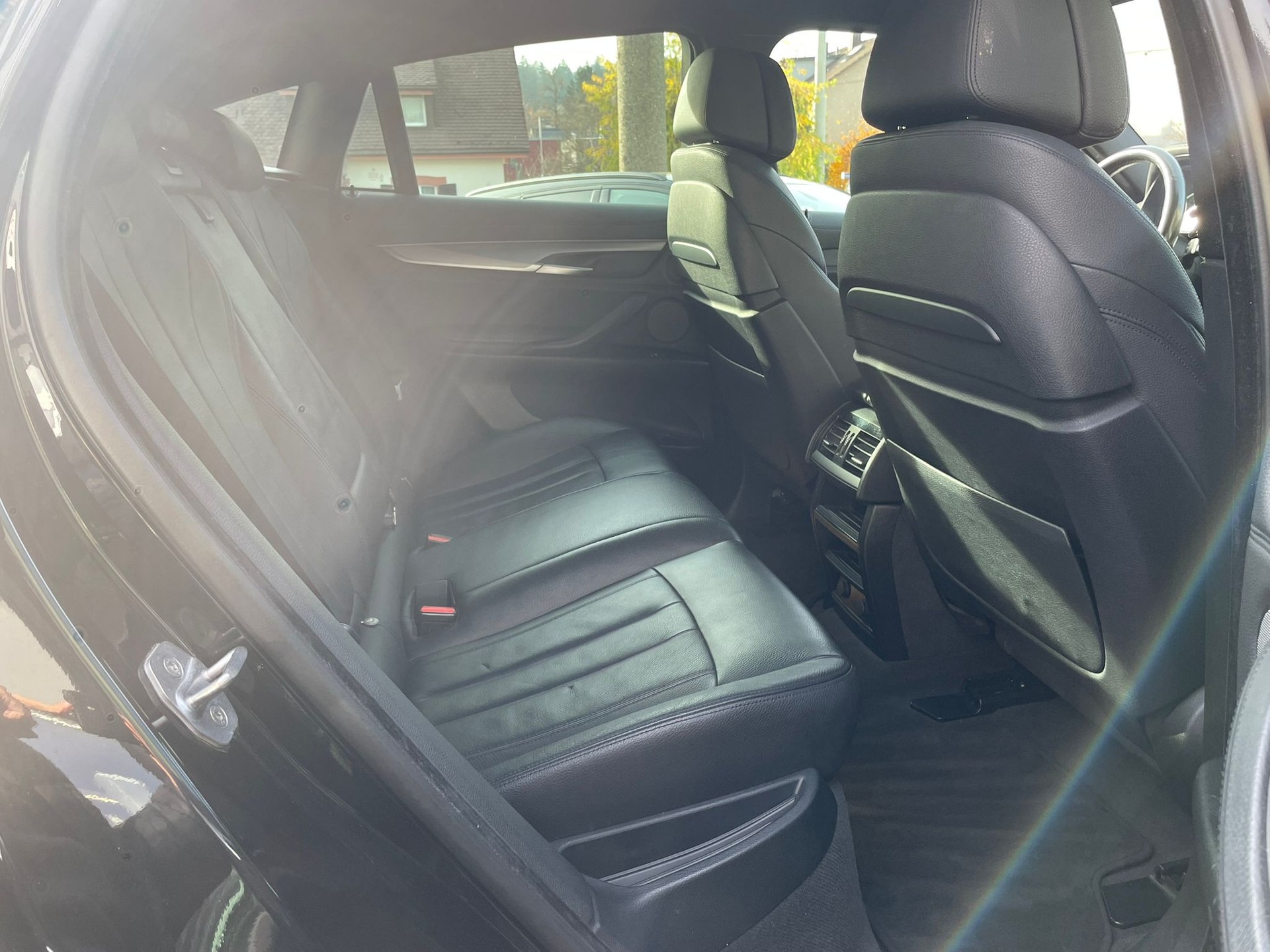 BMW X6 M50d CH FAHRZEUG-image-13