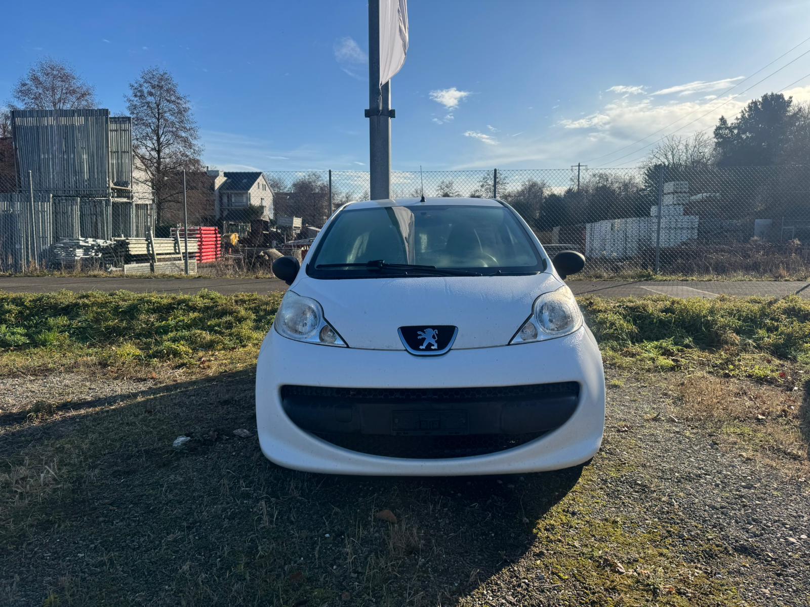PEUGEOT 107 1.0 Urban-image-1