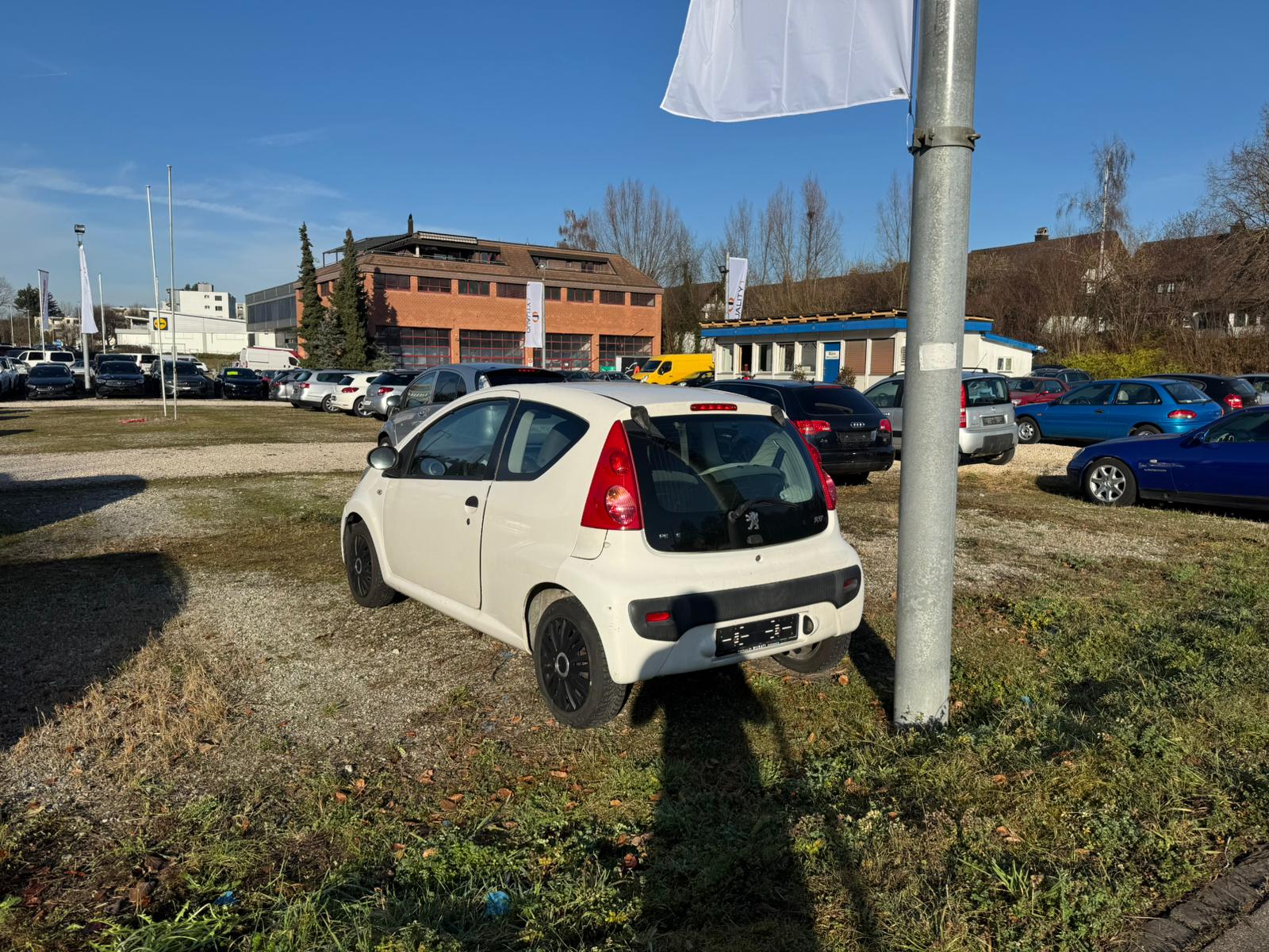 PEUGEOT 107 1.0 Urban-image-5