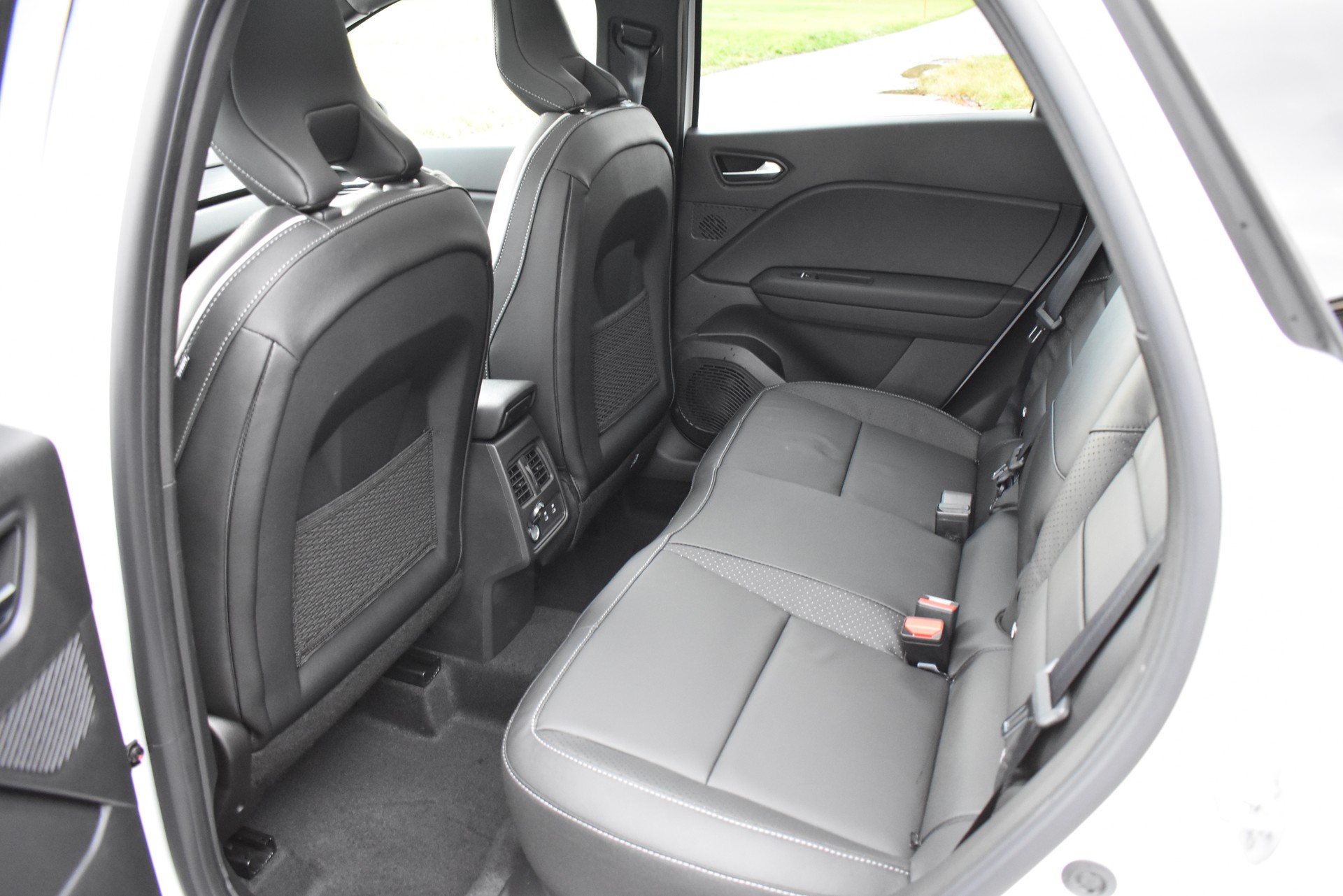 MITSUBISHI Grandis 1.8 HEV Instyle-image-11