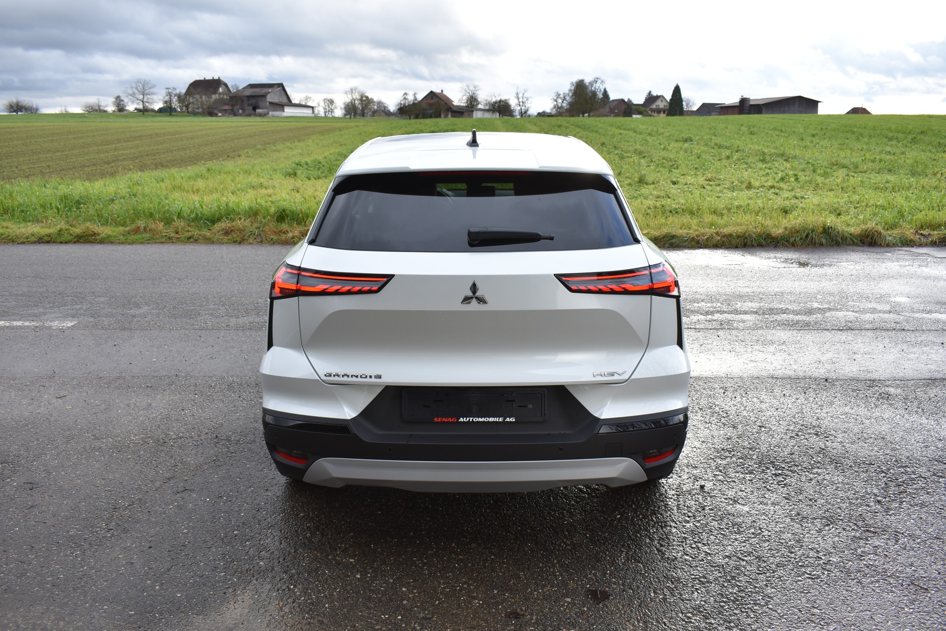 MITSUBISHI Grandis 1.8 HEV Instyle-image-3