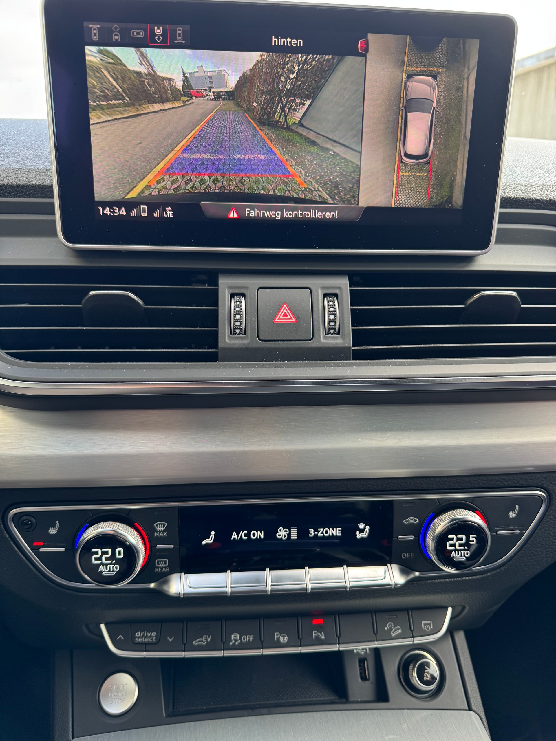 AUDI Q5 55 TFSI e sport quattro-image-12