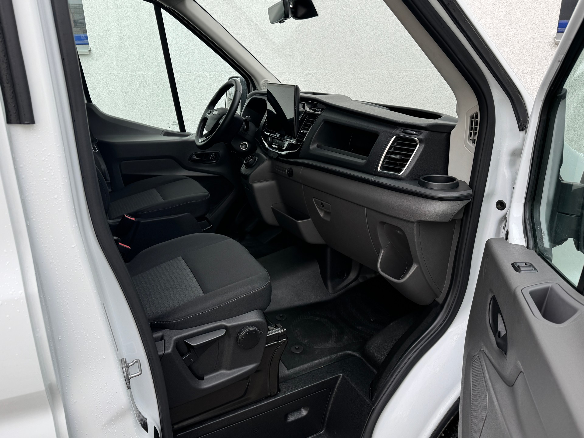 FORD E-Transit Van 390 L2H2 Trend RWD 68kWh 269PS🔝 3.9t / 1265kg Nutzlast-image-12