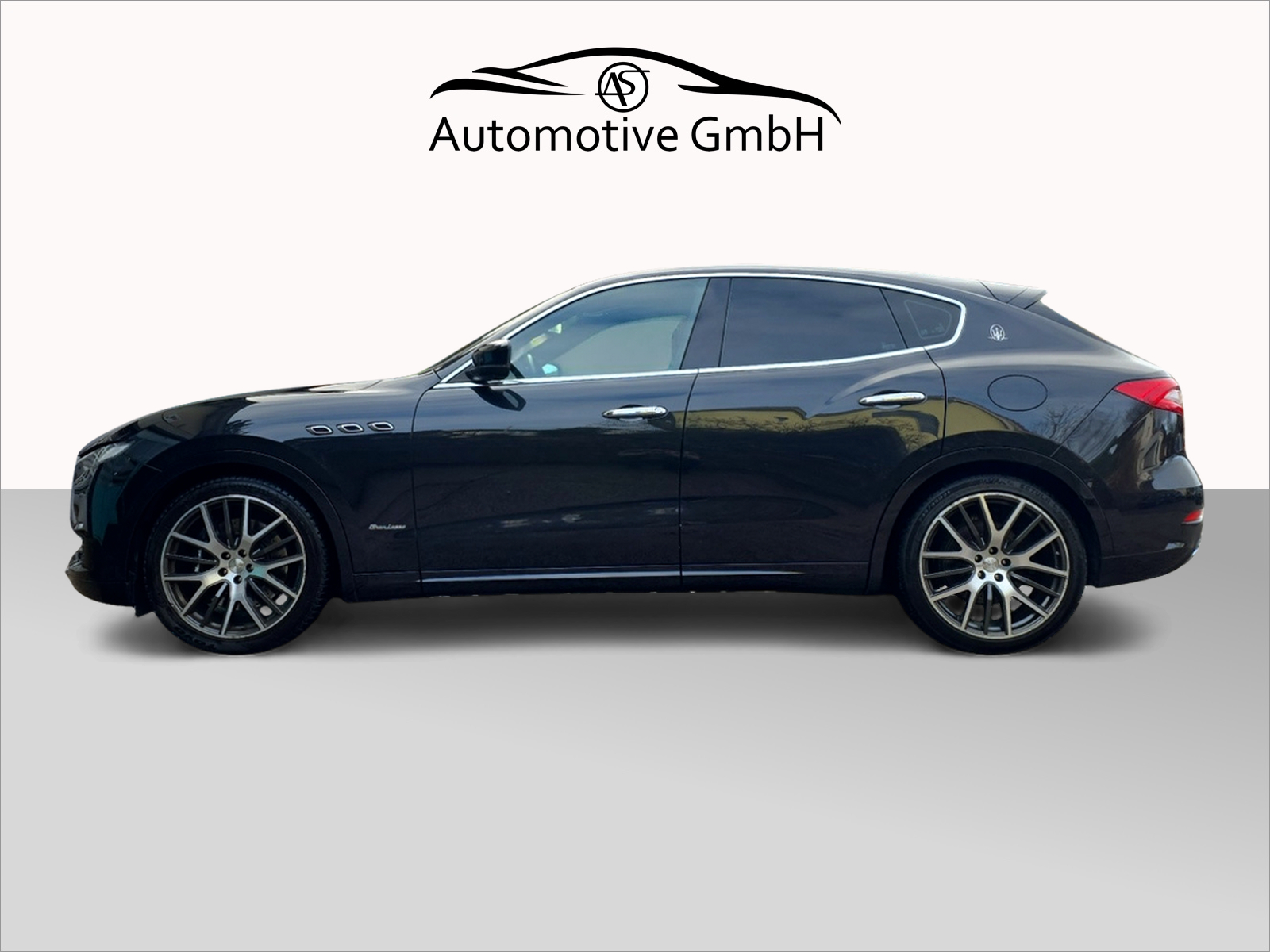 MASERATI Levante S 3.0V6 GranLusso Automatica-showroom-element-1