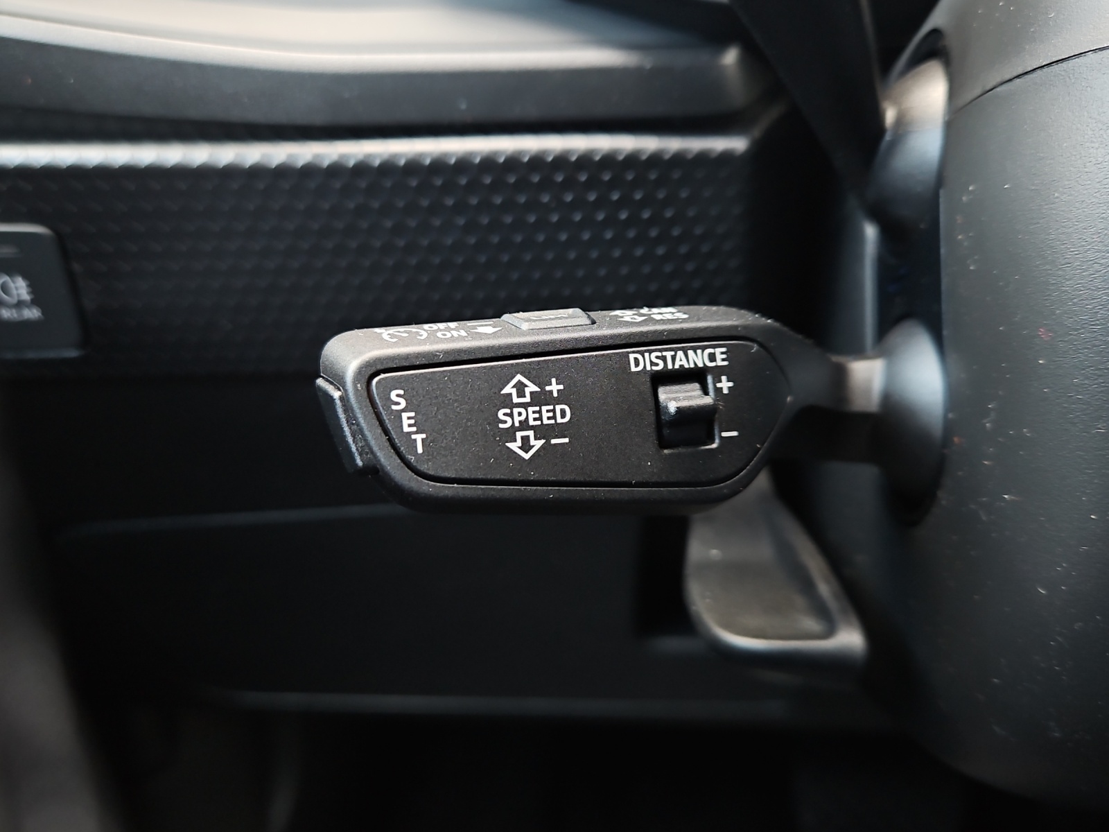 AUDI A1 Sportback 30 TFSI Attraction S-tronic-image-14