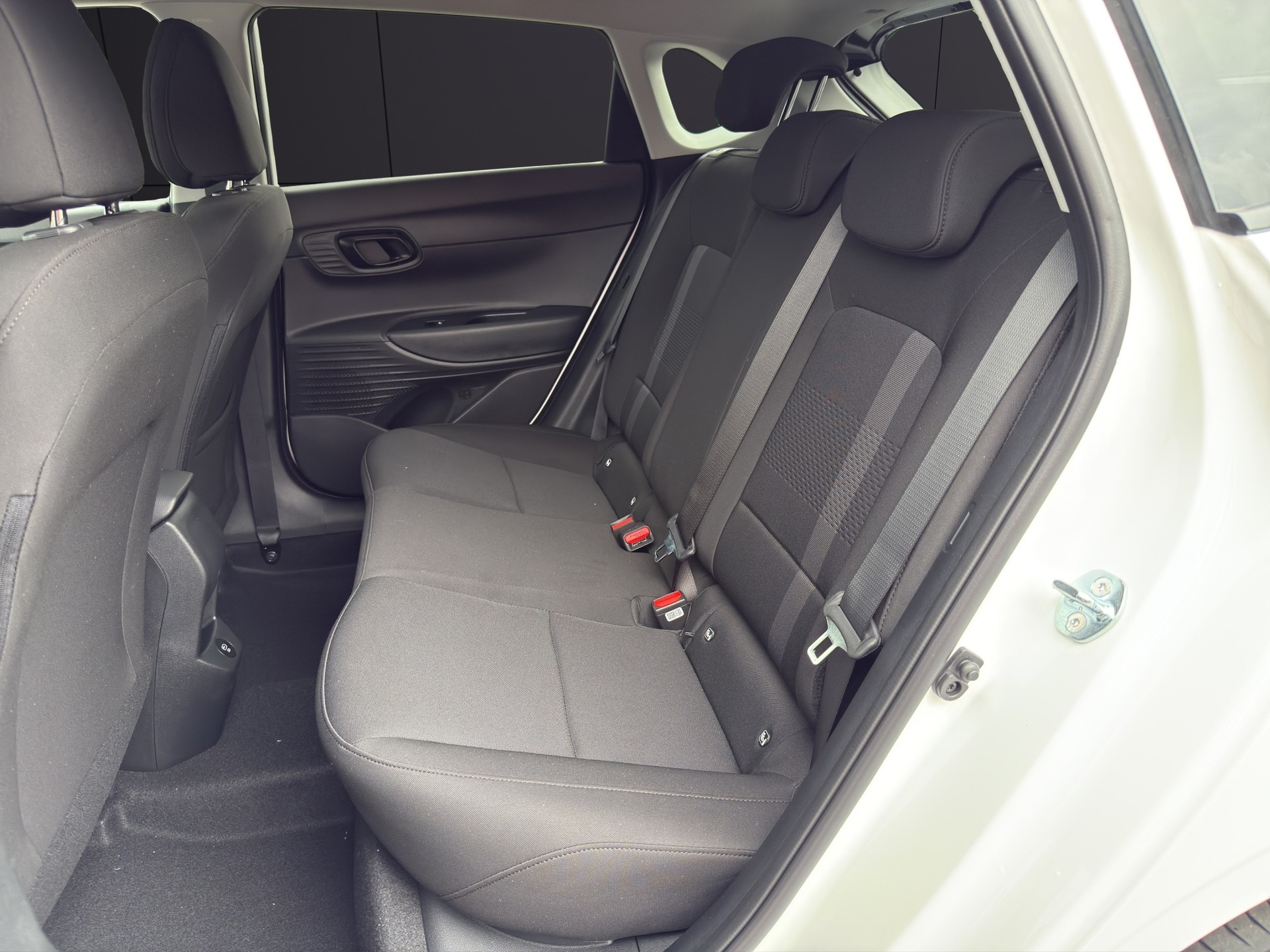 HYUNDAI i20 1.0 T-GDi Amplia DCT-image-15