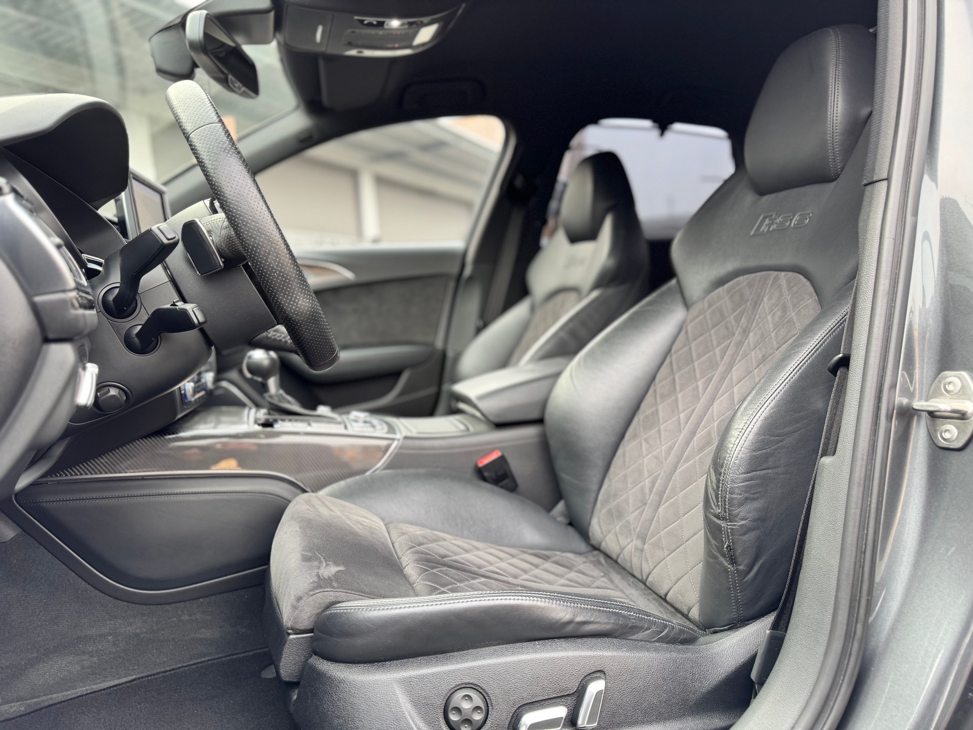AUDI RS6 Avant 4.0 TFSI V8 quattro Tiptronic-image-6