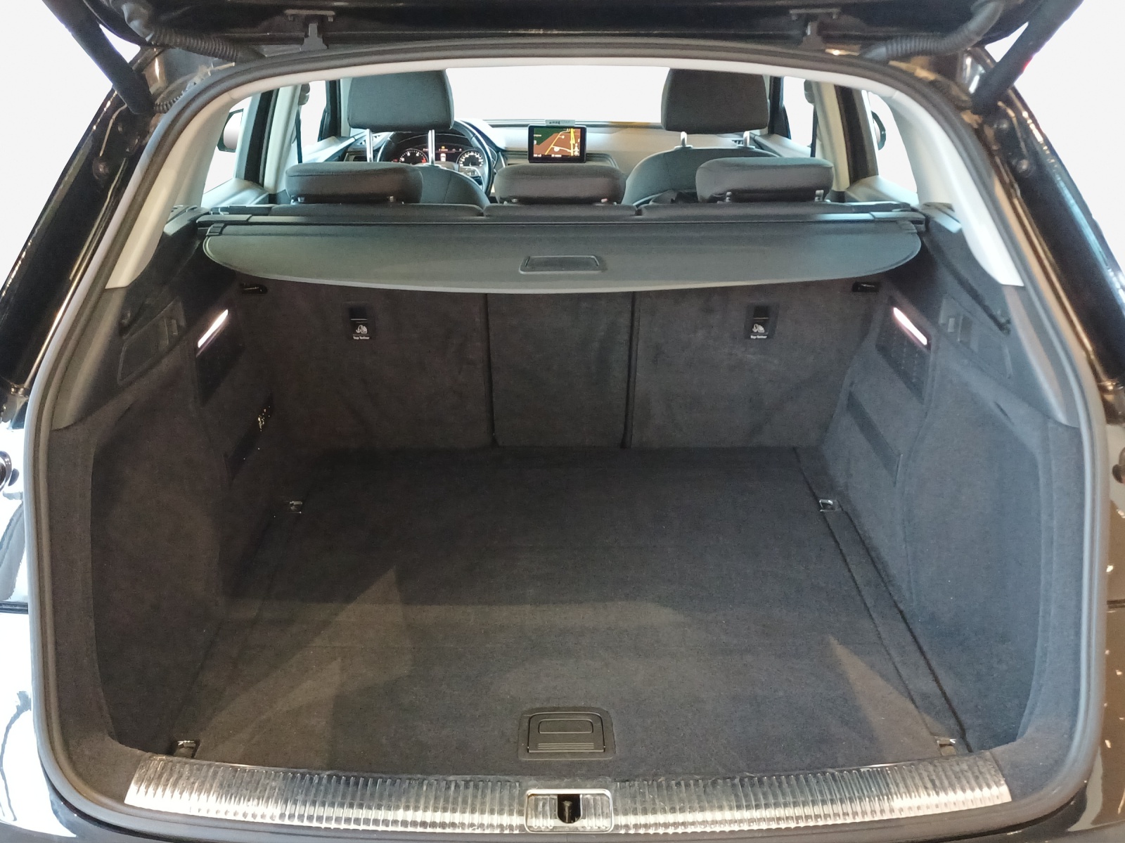 AUDI Q5 35 TDI quattro S-tronic-image-12