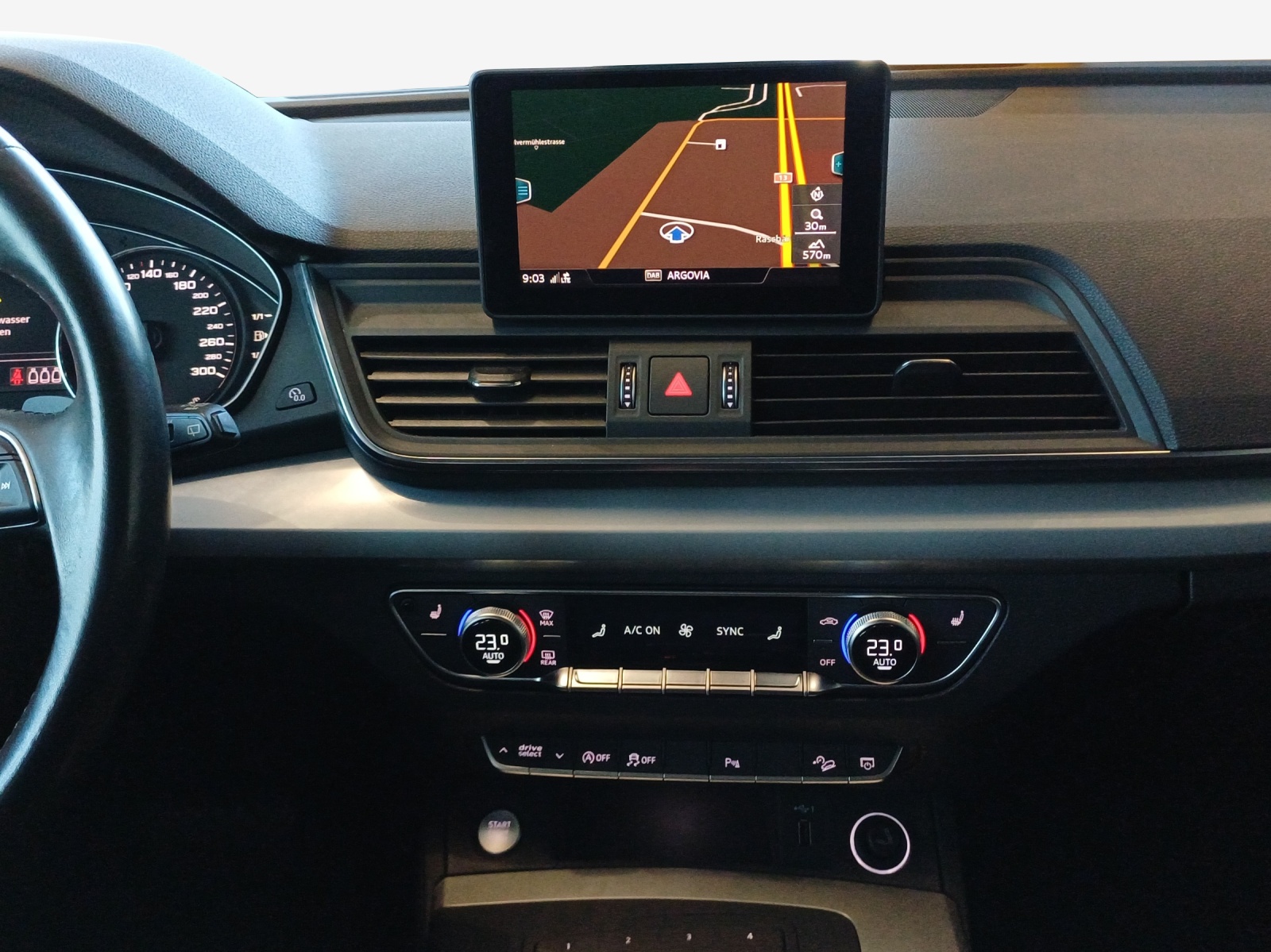 AUDI Q5 35 TDI quattro S-tronic-image-9