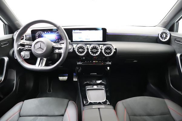 MERCEDES-BENZ A 220 d 8G-DCT-image-9