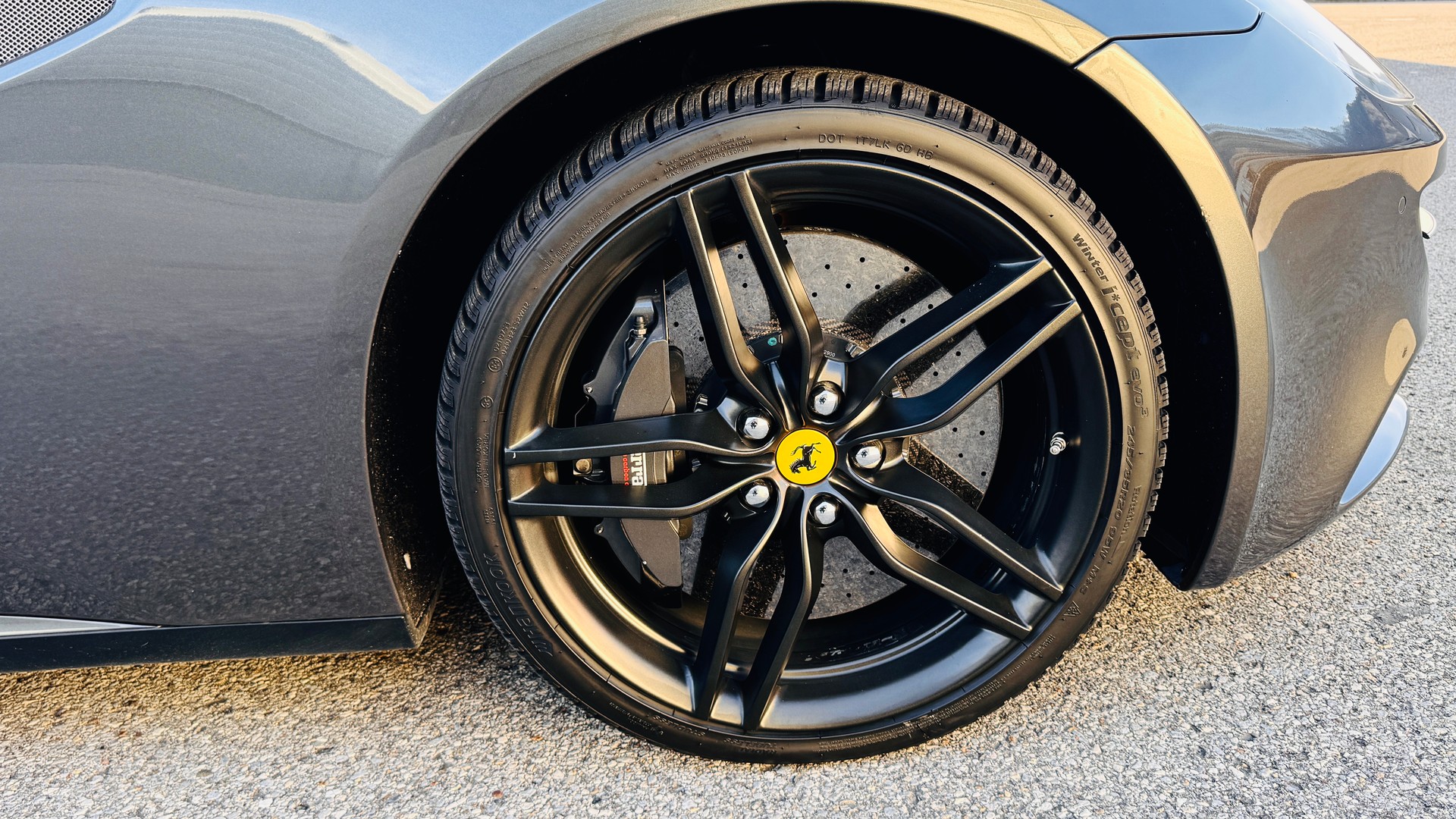 FERRARI FF-image-12