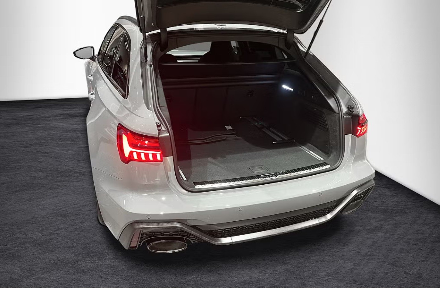 AUDI RS6 Avant 4.0 TFSI V8 Performance quattro-image-4