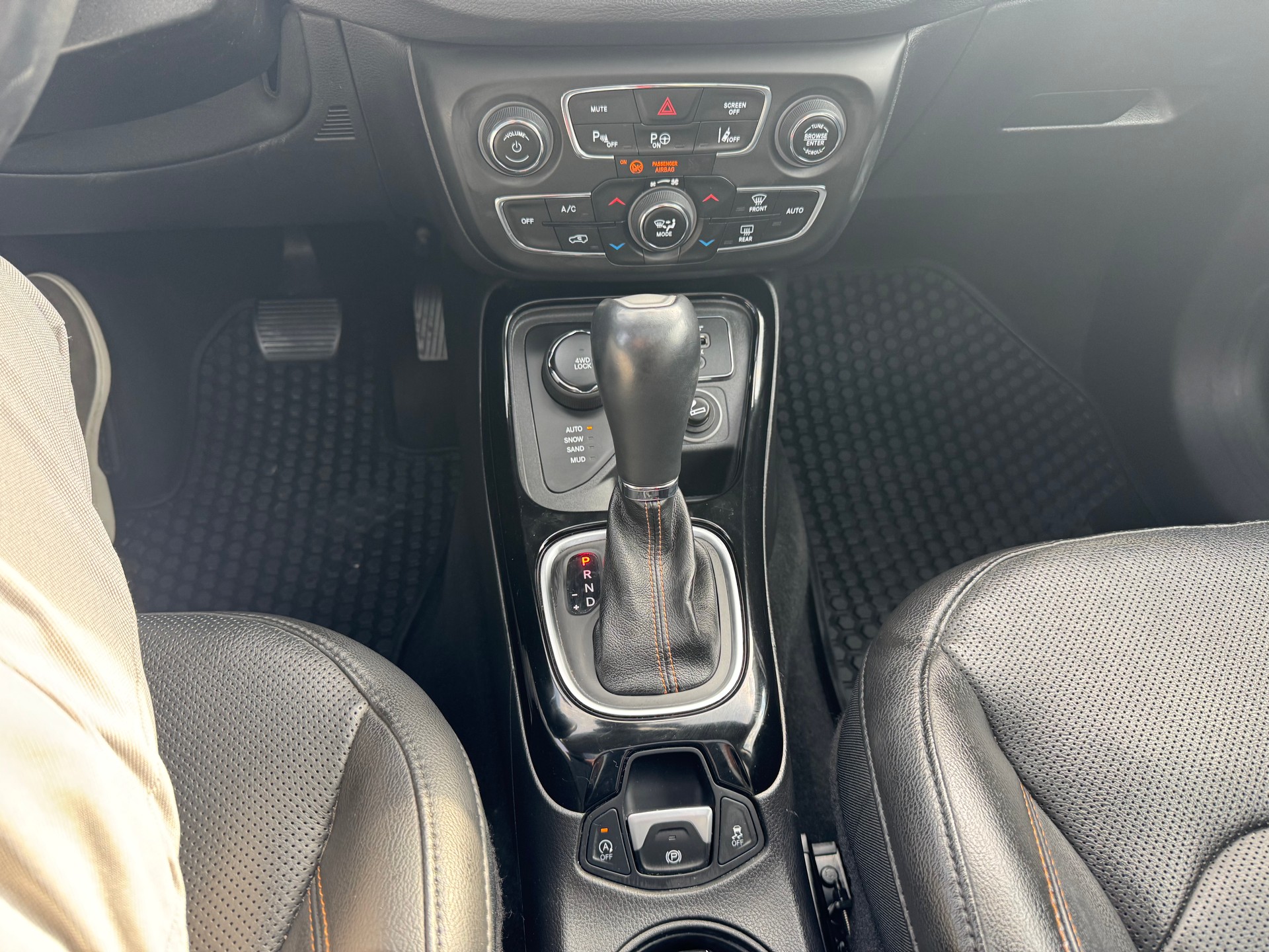 JEEP Compass 1.4 Turbo Limited AWD 9ATX-image-14
