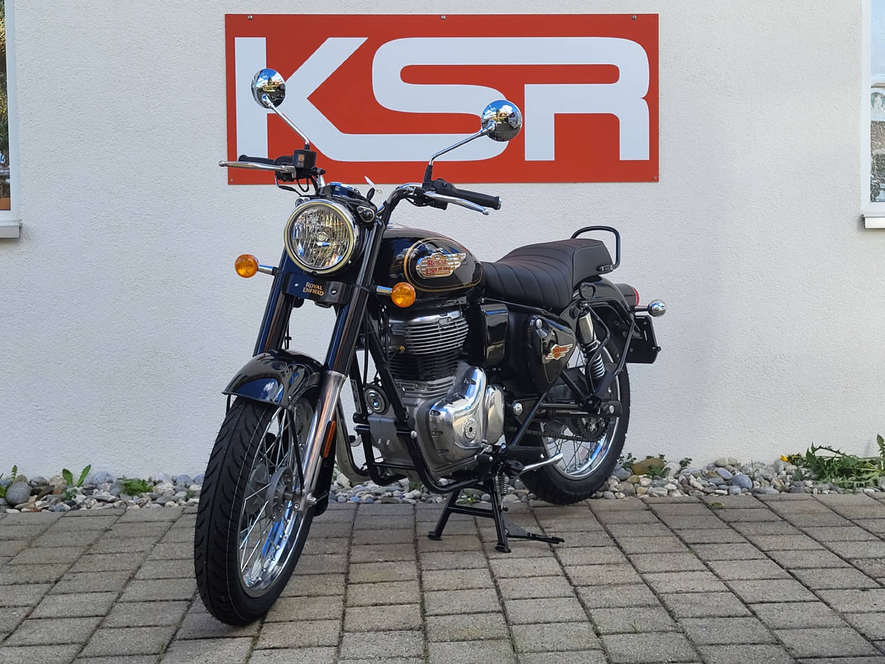 ROYAL ENFIELD Bullet 350-showroom-element-3