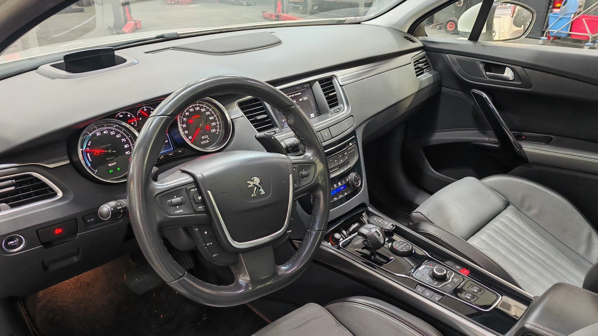 PEUGEOT 508 RXH 2.0 HDI Hybrid4 EGS6-image-9