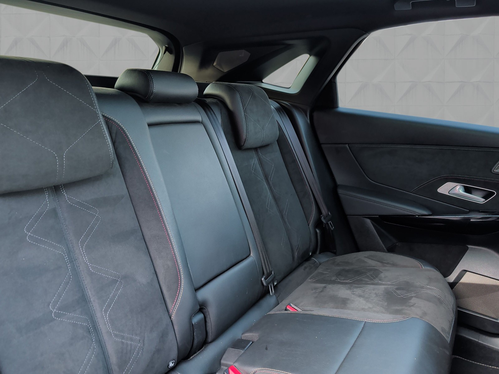 DS AUTOMOBILES DS 7 Crossback E-Tense 300 Performance Line-image-11