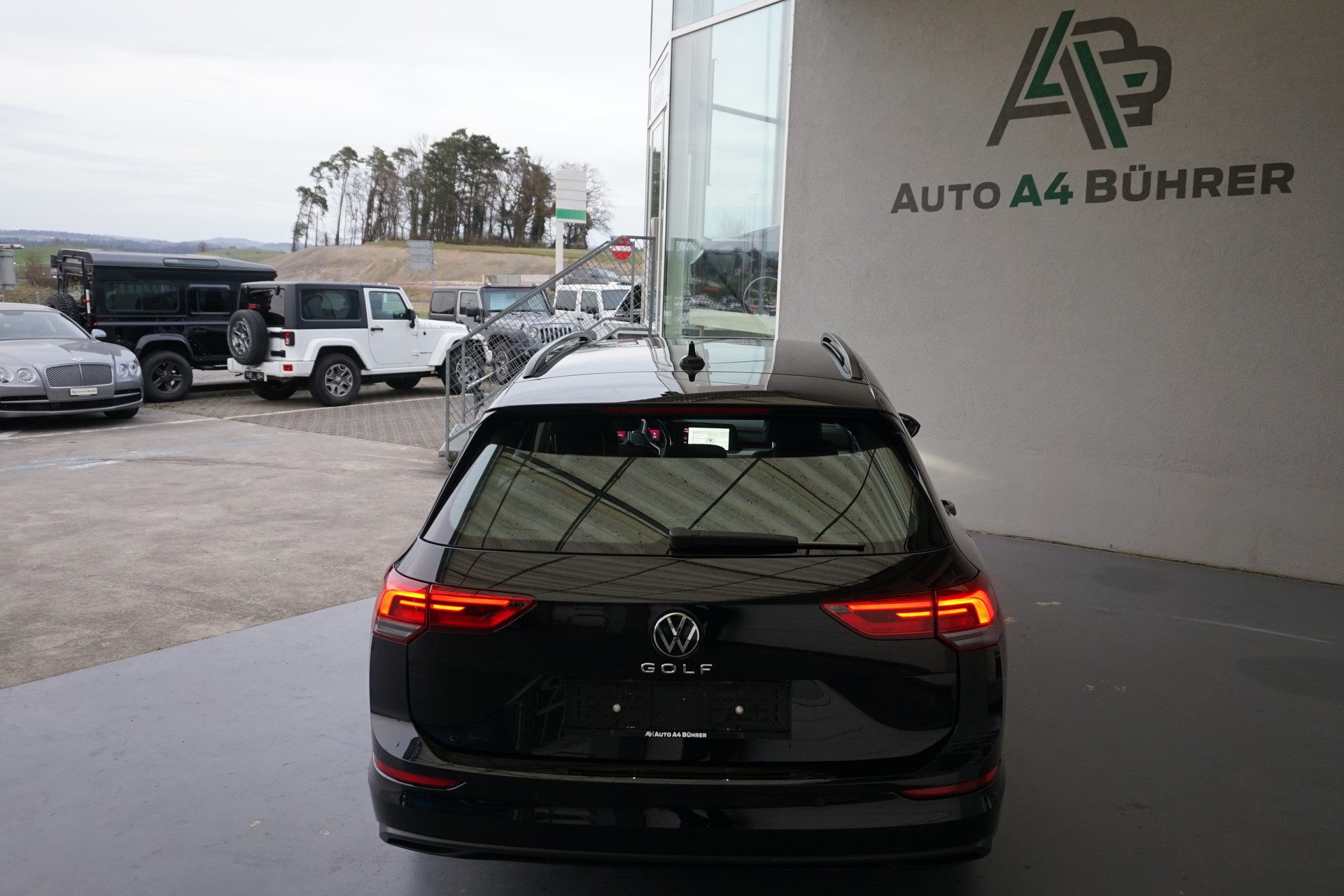 VW Golf 8 Variant 2.0 TDI Life DSG-Automat "aus erster Hand+ CH-Auto"-image-6