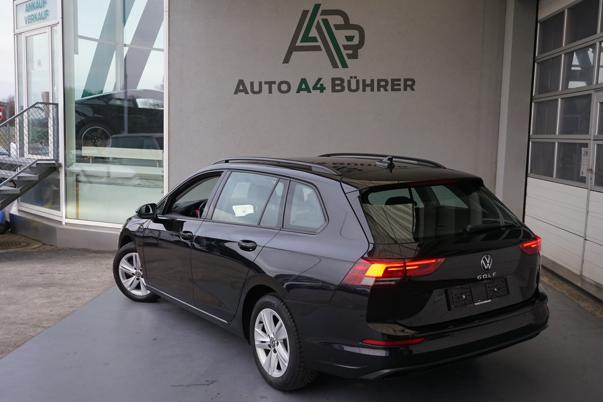 VW Golf 8 Variant 2.0 TDI Life DSG-Automat "aus erster Hand+ CH-Auto"-image-5
